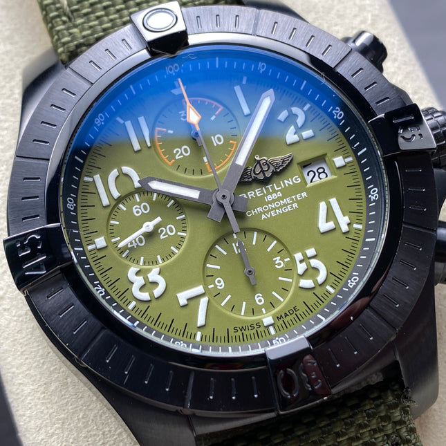 AVENGER CHRONOGRAPH TITANIUM CASE ARMY GREEN NYLON STRAP