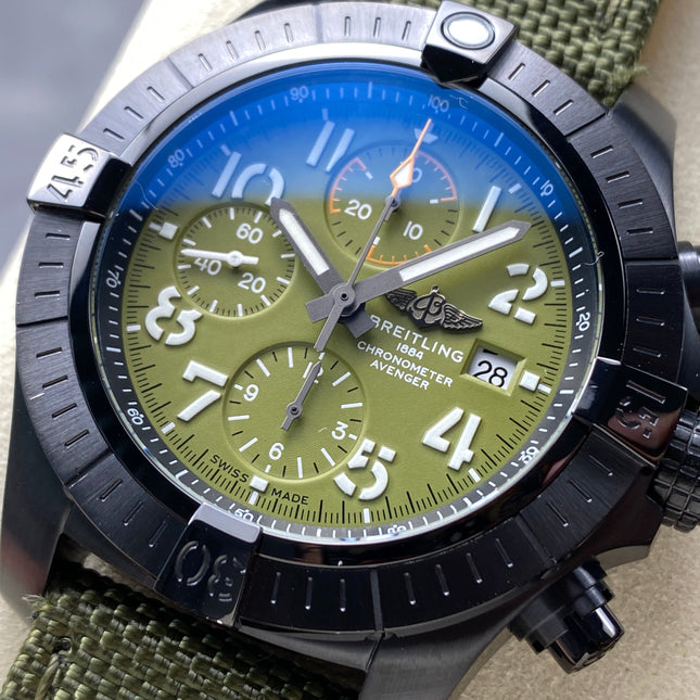 AVENGER CHRONOGRAPH TITANIUM CASE ARMY GREEN NYLON STRAP