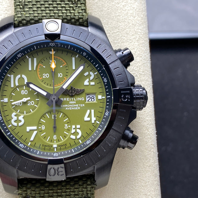 AVENGER CHRONOGRAPH TITANIUM CASE ARMY GREEN NYLON STRAP