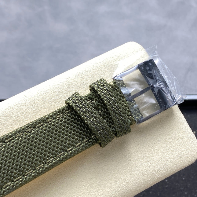 AVENGER CHRONOGRAPH TITANIUM CASE ARMY GREEN NYLON STRAP