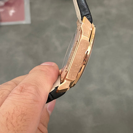 OCTO 41 ROSE GOLD CASE BLACK CROCODILE LEATHER STRAP
