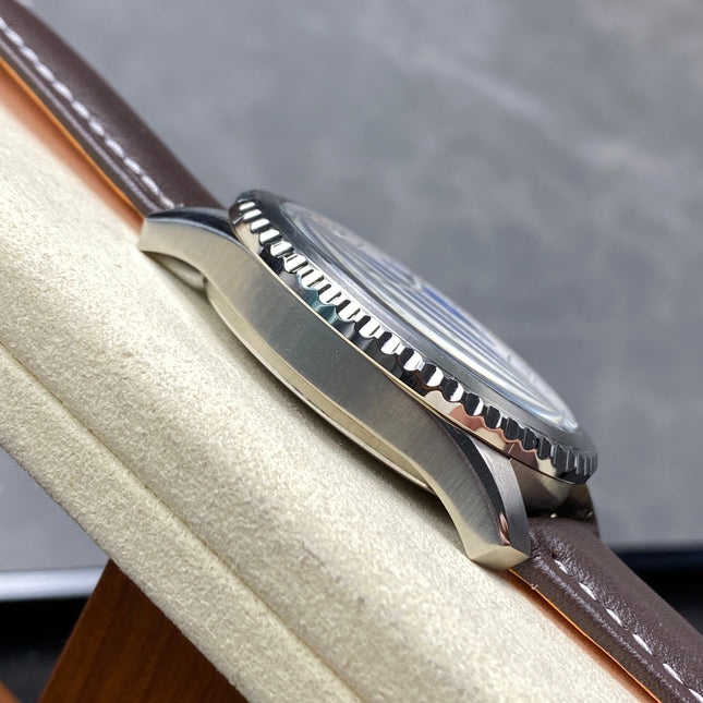 AVIATOR 8 AUTOMATIC STEEL CASE SILVER MIX BLACK BLUE DIAL BROWN CALFSKIN STRAP