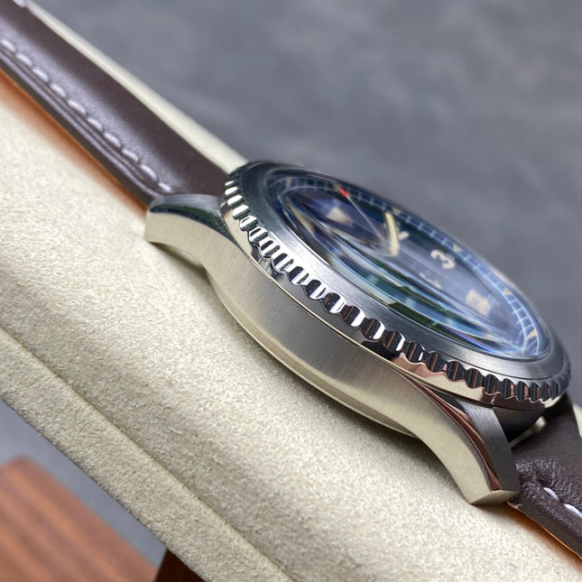 AVIATOR 8 AUTOMATIC STEEL CASE BLUE DIAL BROWN CALFSKIN STRAP