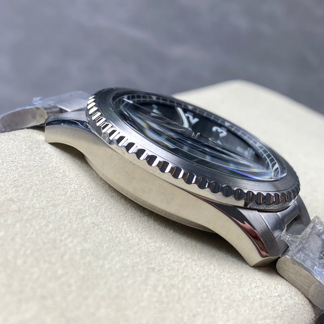 AVIATOR 8 AUTOMATIC ALL STEEL BLACK DIAL