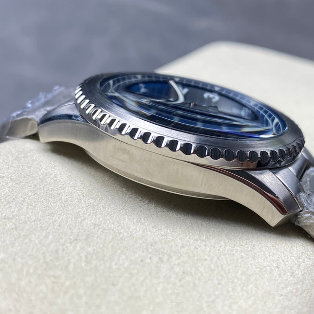 AVIATOR 8 AUTOMATIC ALL STEEL BLUE DIAL