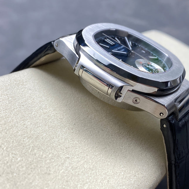 NAUTILUS STEEL CASE BLUE SUNBURST DIAL