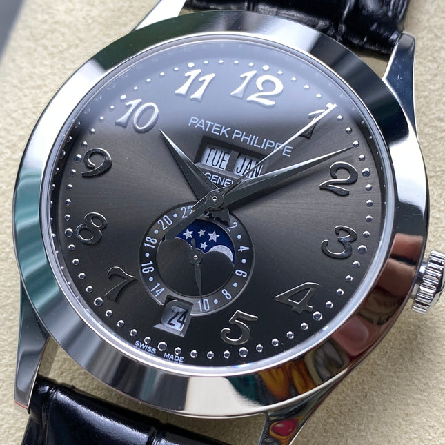 ANNUAL CALENDAR SELF-WINDING WHITE GOLD CASE DARK GRAY DIAL