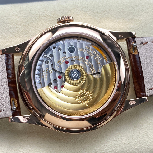 ANNUAL CALENDAR SELF-WINDING ROSE GOLD CASE SILVERY OPALINE DIAL
