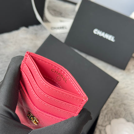 CLASSIC VERTICAL CARD HOLDER 14 IN MANDY PINK GRAINED CALFSKIN GOLD-TONE METALLIC