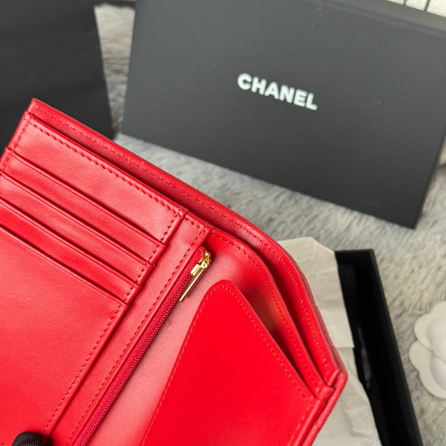 CHANEL 25S MULTI PURPOSE PASSPORT WALLET 15 IN VIVID RED CALFSKIN GOLD HARDWARE