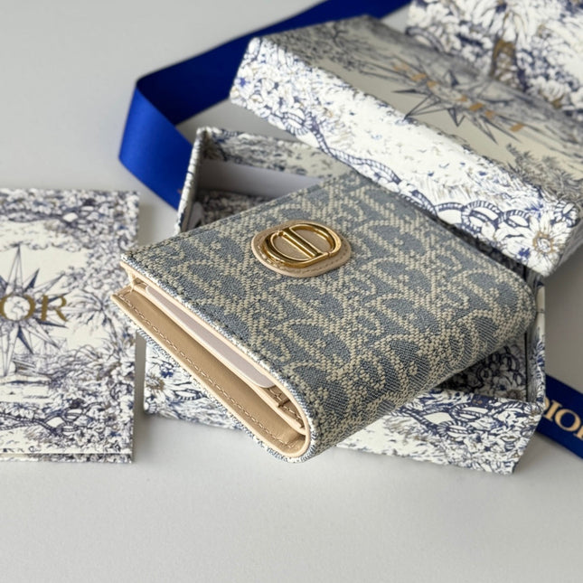 DIOR 25S 30 MONTAIGNE DAHLIA WALLET 11 IN LIGHT BLUE DIOR OBLIQUE JACQUARD