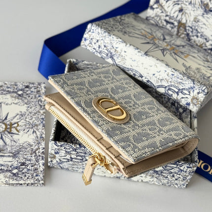 DIOR 25S 30 MONTAIGNE DAHLIA WALLET 11 IN LIGHT BLUE DIOR OBLIQUE JACQUARD