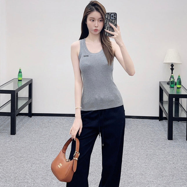 MIUMIU SLEEVELESS KNITTED SWEATER STYLE 114