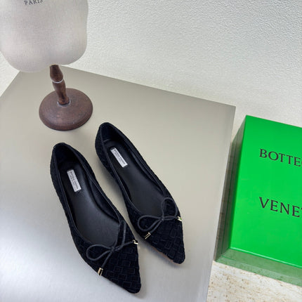 BALLET FLAT IN BLACK INTRECCIATO SUEDE WITH BOW