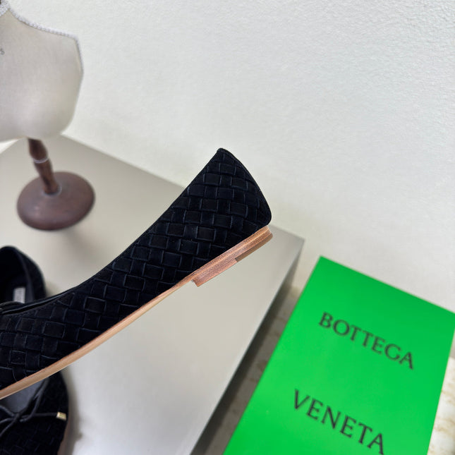 BALLET FLAT IN BLACK INTRECCIATO SUEDE WITH BOW