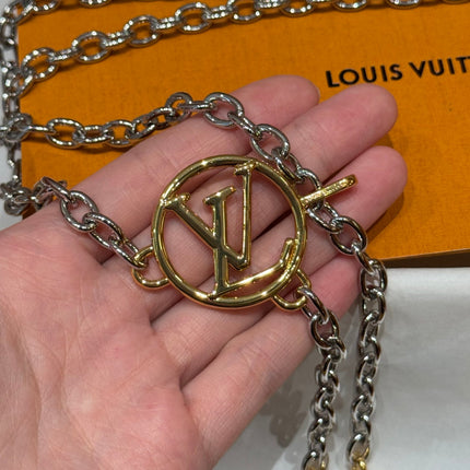 CHAIN BELT FOR WOMEN IN SILVER METAL WITH GOLD MONOGRAM LOGO CHARMS