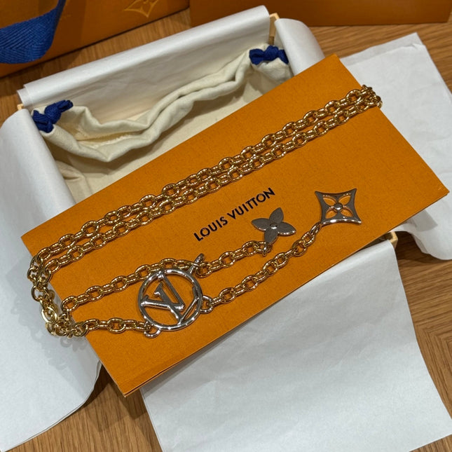 CHAIN BELT FOR WOMEN IN GOLD METAL WITH SILVER MONOGRAM LOGO CHARMS