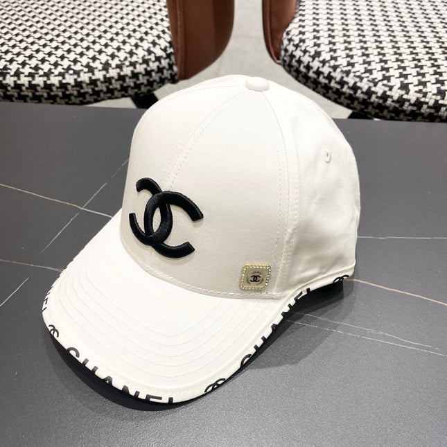 BASEBALL HAT WHITE WITH LETTERING TRIM 672537