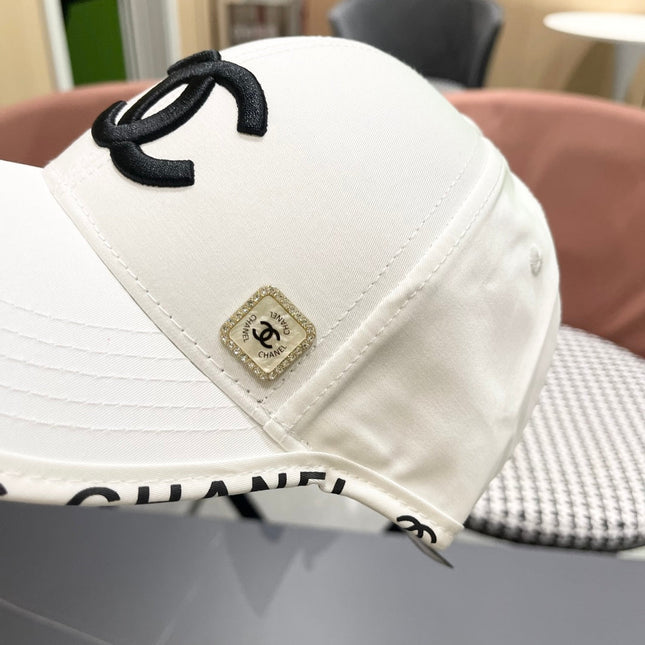 BASEBALL HAT WHITE WITH LETTERING TRIM 672537