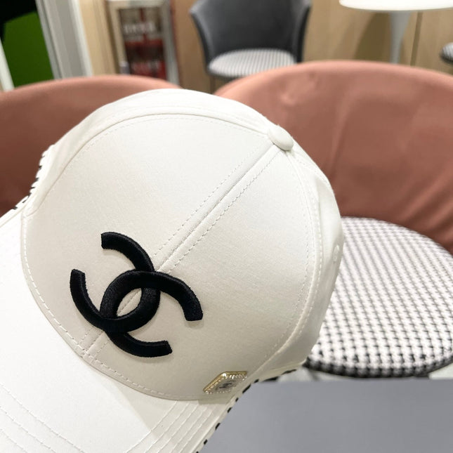 BASEBALL HAT WHITE WITH LETTERING TRIM 672537