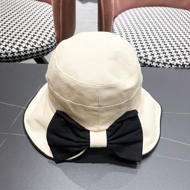 BUCKET HAT MODEL 650289 IN WHITE FABRIC