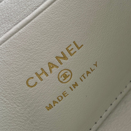 CHANEL 25S KELLY 14.5 CM IN WHITE LAMBSKIN