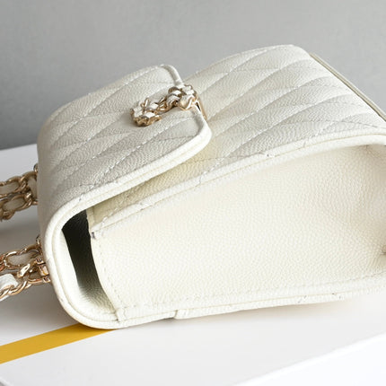 CHANEL 25S KELLY 14.5 CM IN WHITE LAMBSKIN