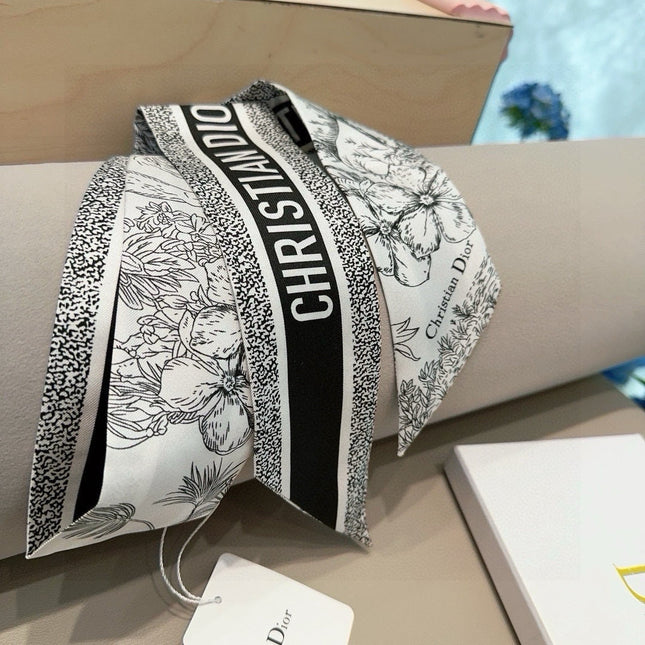 DIOR TWILLY 100 CM IN SILK 714372