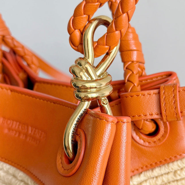 BOTTEGA VENETA 25S SMALL PARACHUTE 20 IN BURNED ORANGE CALFSKIN AND RAFFIA