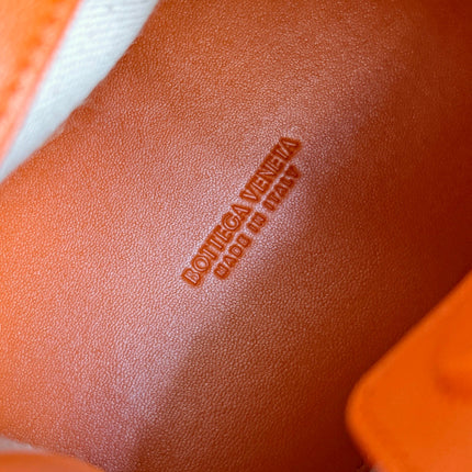 BOTTEGA VENETA 25S SMALL PARACHUTE 20 IN BURNED ORANGE CALFSKIN AND RAFFIA