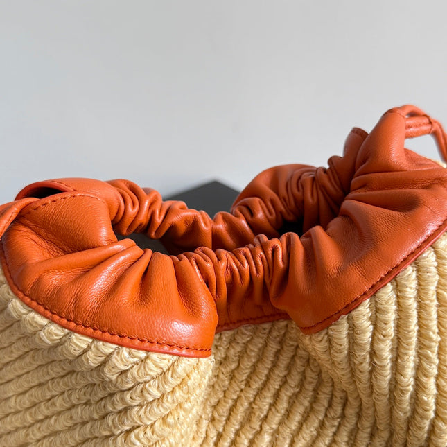 BOTTEGA VENETA 25S DUSTBAG 32 IN BURNT ORANGE RAFFIA AND CALFSKIN