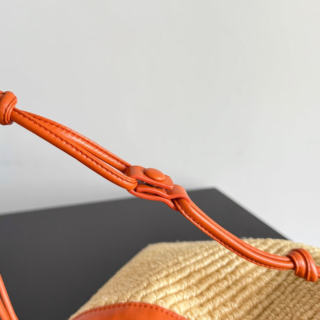 BOTTEGA VENETA 25S DUSTBAG 32 IN BURNT ORANGE RAFFIA AND CALFSKIN