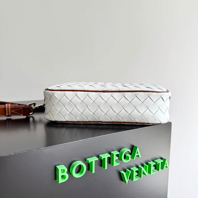 BOTTEGA VENETA 25S SMALL INTRECCIATO CAMERA BAG 24 IN WHITE CALFSKIN