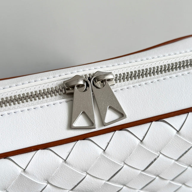 BOTTEGA VENETA 25S SMALL INTRECCIATO CAMERA BAG 24 IN WHITE CALFSKIN