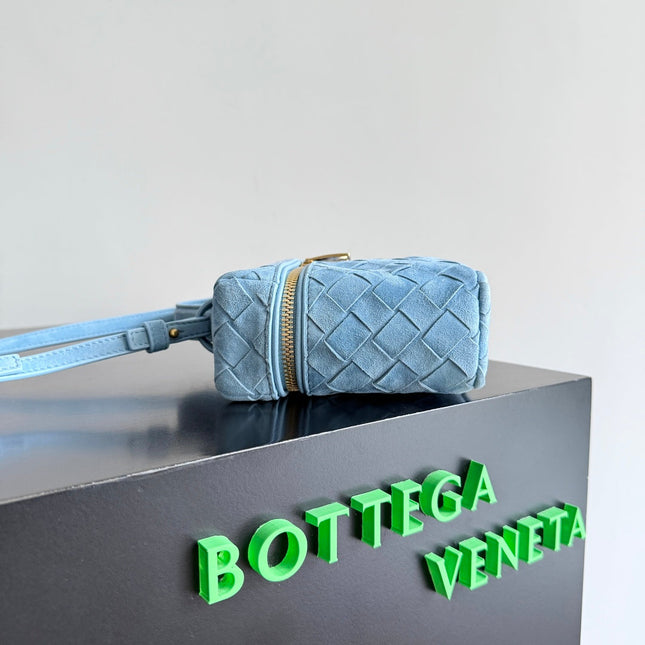 BOTTEGA VENETA 25S BANG BANG 22 IN ICE BLUE INTRECCIATO SUEDE GOLD HARDWARE