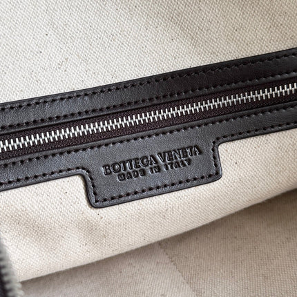 BOTTEGA VENETA 25S ANDIAMO LARGE INTRECCIATO 39 IN DARK BROWN CALFSKIN