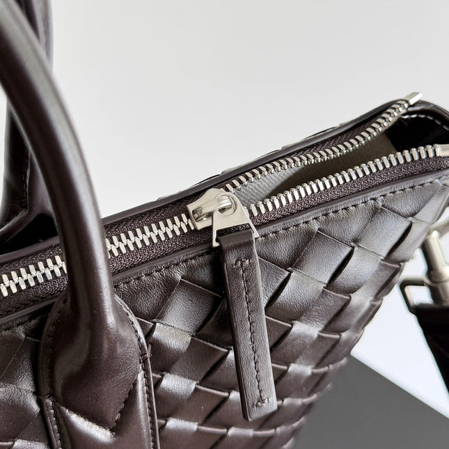 BOTTEGA VENETA 25S ANDIAMO LARGE INTRECCIATO 39 IN DARK BROWN CALFSKIN