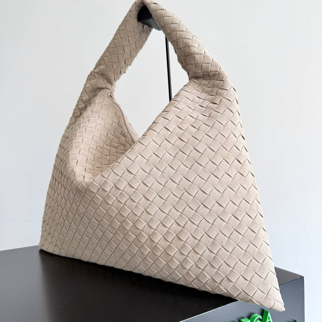 BOTTEGA VENETA 25S HOP BAG 53 IN SOFT TAUPE SUEDE GOLD HARDWARE