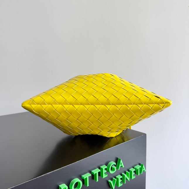 BOTTEGA VENETA 25S DUSTBAG MEDIUM 32 IN LEMON YELLOW CALFSKIN