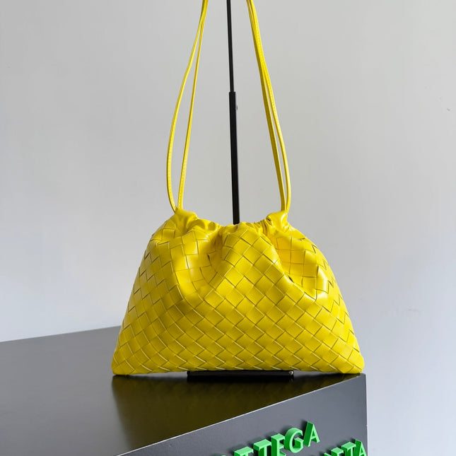 BOTTEGA VENETA 25S DUSTBAG MEDIUM 32 IN LEMON YELLOW CALFSKIN