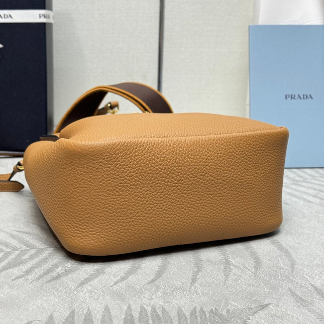 PRADA 25S SMALL BAG 23 IN CARAMEL CALFSKIN GOLD HARDWRE