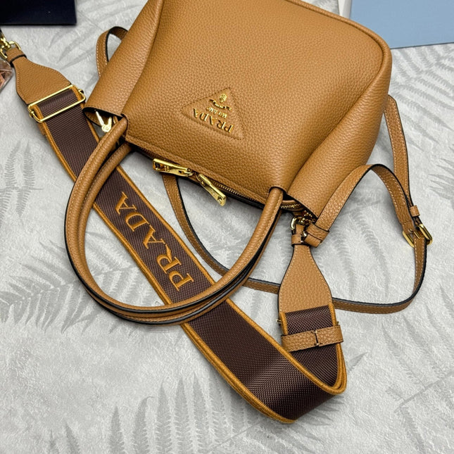 PRADA 25S SMALL BAG 23 IN CARAMEL CALFSKIN GOLD HARDWRE