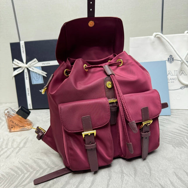 PRADA 25S RE-EDITION 1978 SMALL BACKPACK 28 IN BURGUNDY RE-NYLON