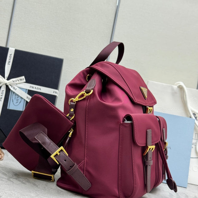 PRADA 25S RE-EDITION 1978 SMALL BACKPACK 32 IN BURGUNDY RE-NYLON
