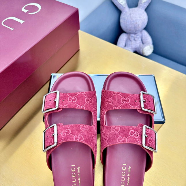 GG SANDALS IN RED LAMBSKIN MIX SUEDE EMBOSSED LOGO