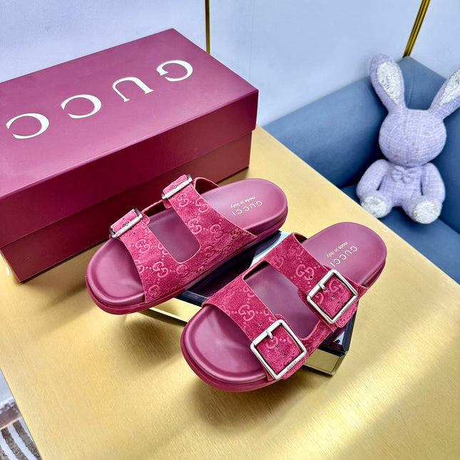 GG SANDALS IN RED LAMBSKIN MIX SUEDE EMBOSSED LOGO