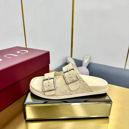 GG SANDALS IN CREAM WHITE LAMBSKIN MIX SUEDE EMBOSSED LOGO