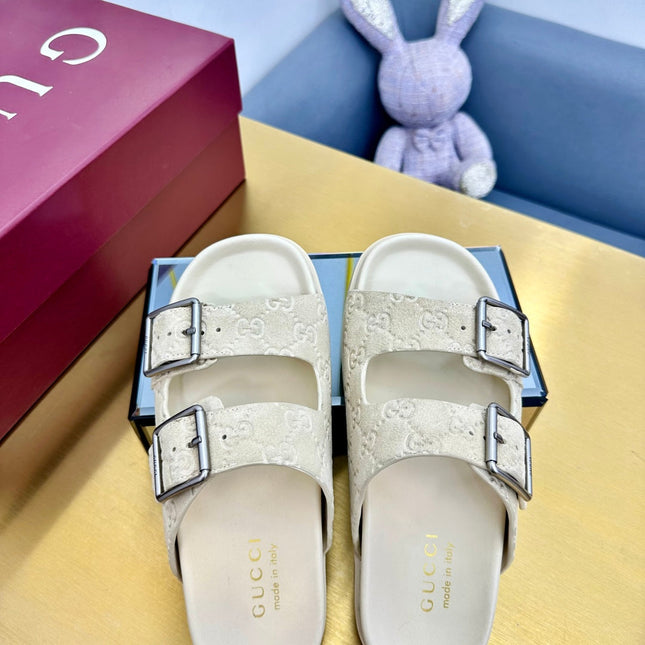 GG SANDALS IN CREAM WHITE LAMBSKIN MIX SUEDE EMBOSSED LOGO