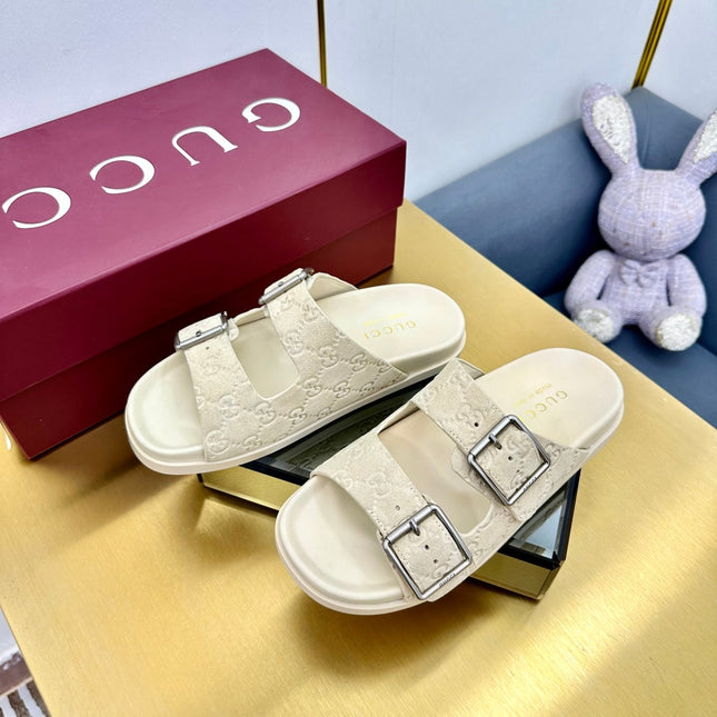 GG SANDALS IN CREAM WHITE LAMBSKIN MIX SUEDE EMBOSSED LOGO