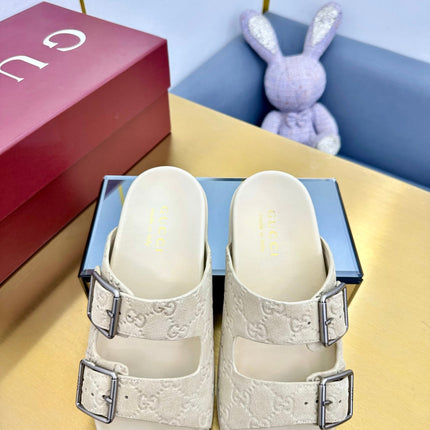 GG SANDALS IN CREAM WHITE LAMBSKIN MIX SUEDE EMBOSSED LOGO